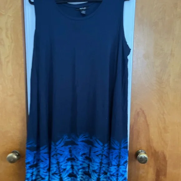 Navy Blue Sleeveless Top - Picture 1 of 3